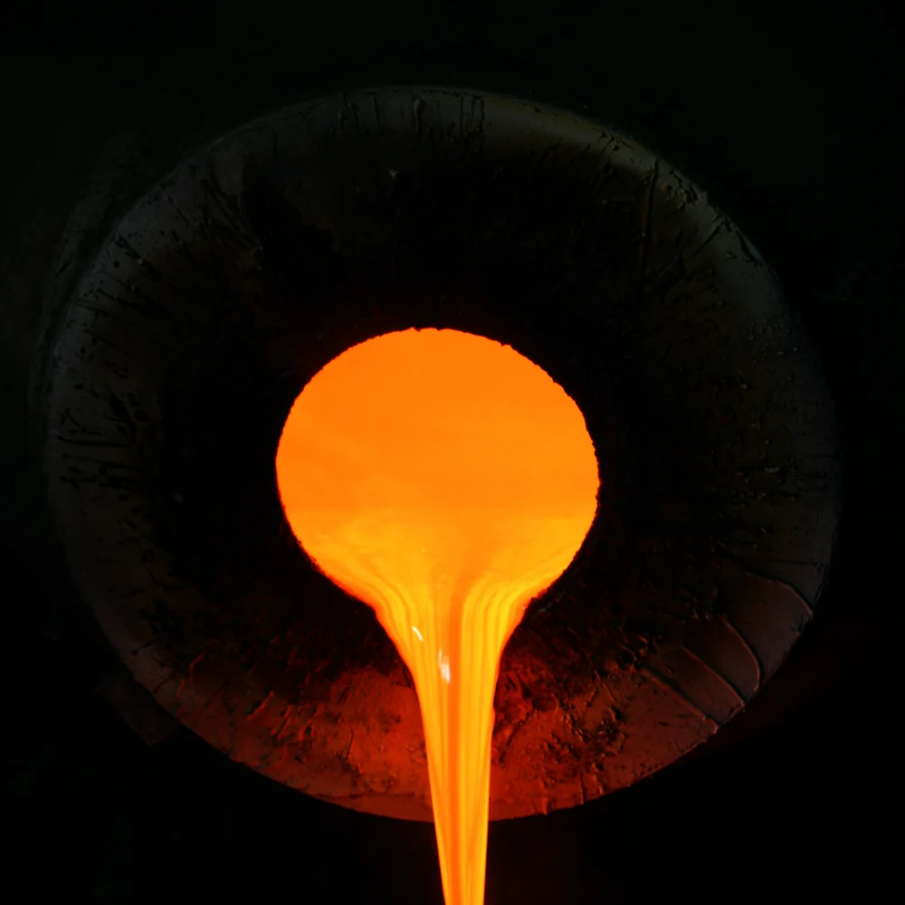 Molten metal pouring